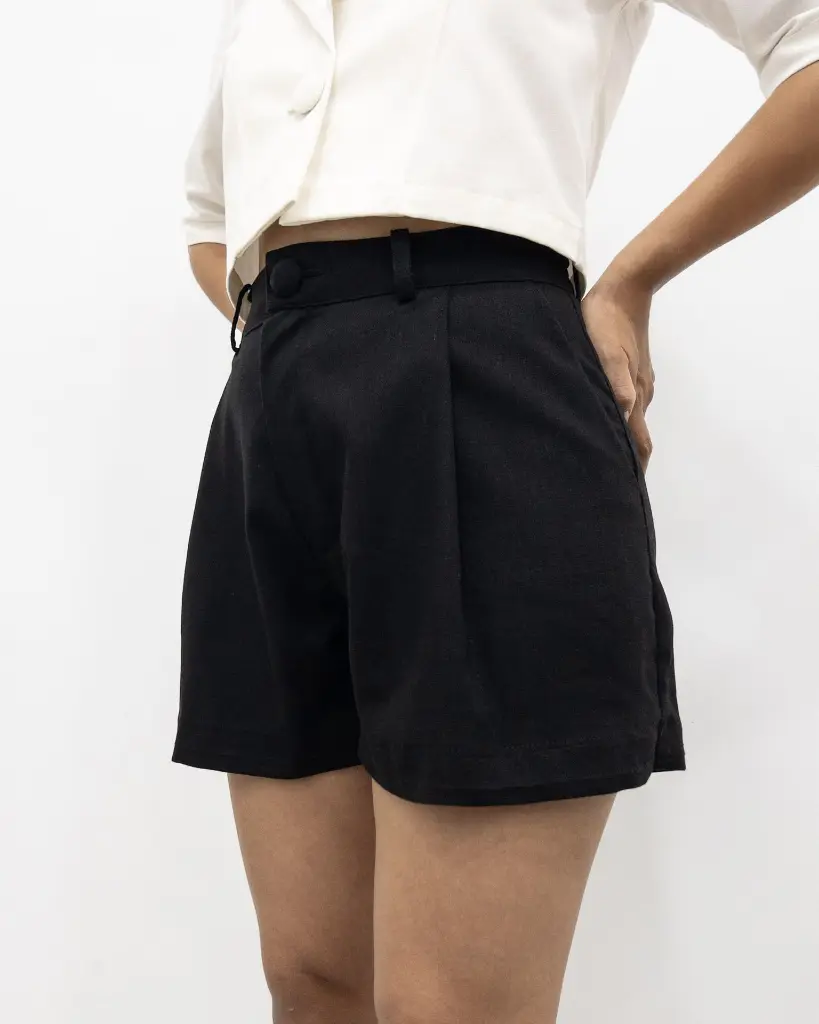 short pantera - lino - colección SABANA - 2.webp